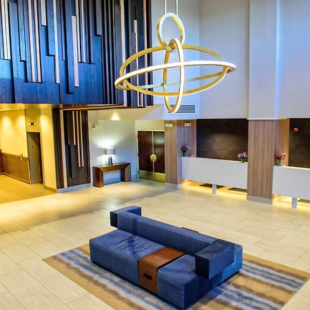 Crowne Plaza Dulles Airport By Ihg Hotel Herndon Exterior photo