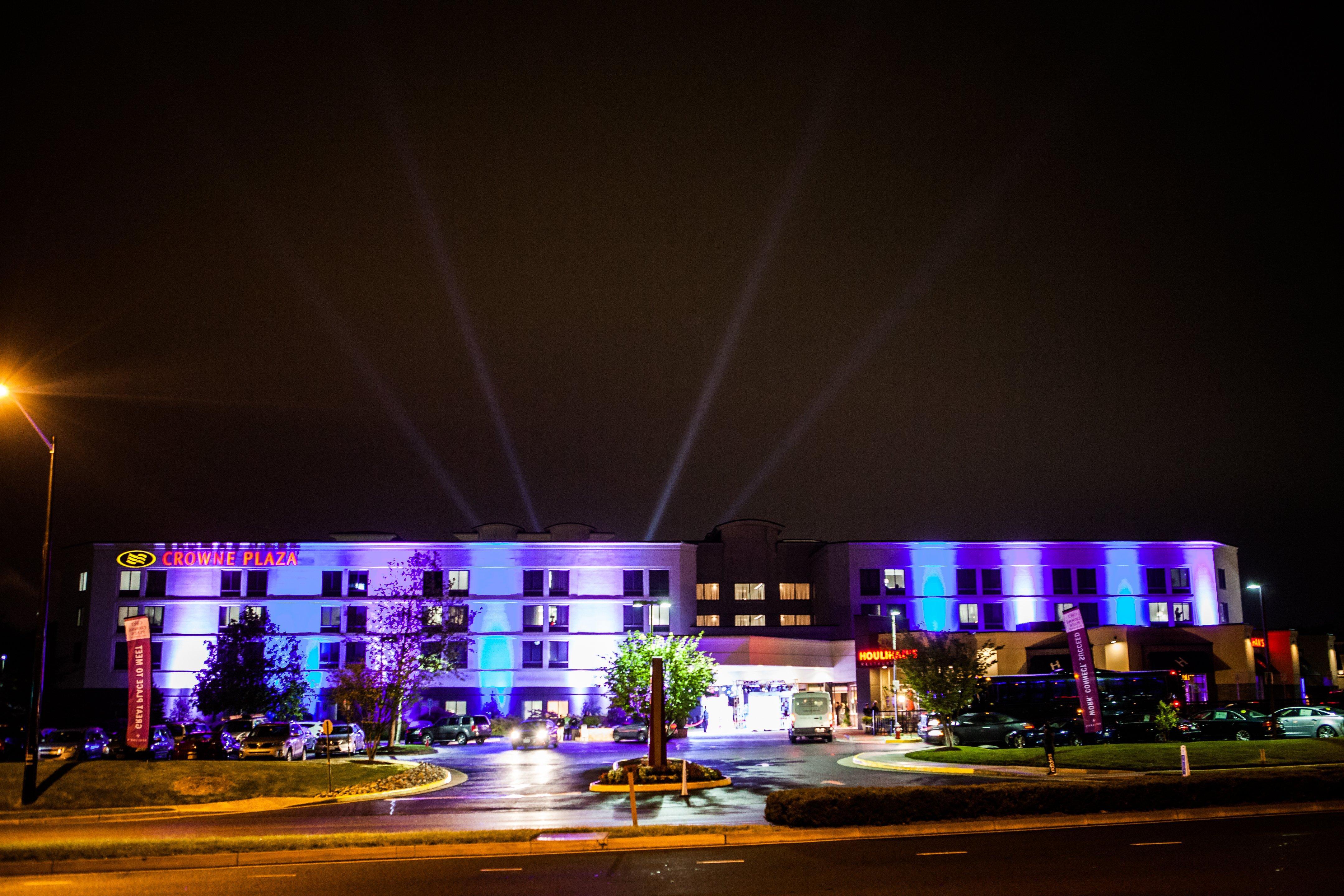 Crowne Plaza Dulles Airport By Ihg Hotel Herndon Exterior photo