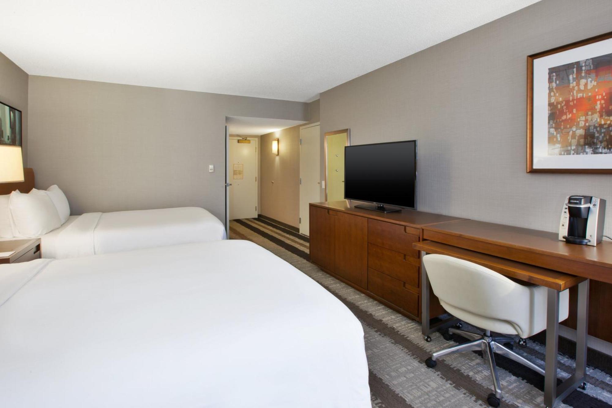 Crowne Plaza Dulles Airport By Ihg Hotel Herndon Exterior photo