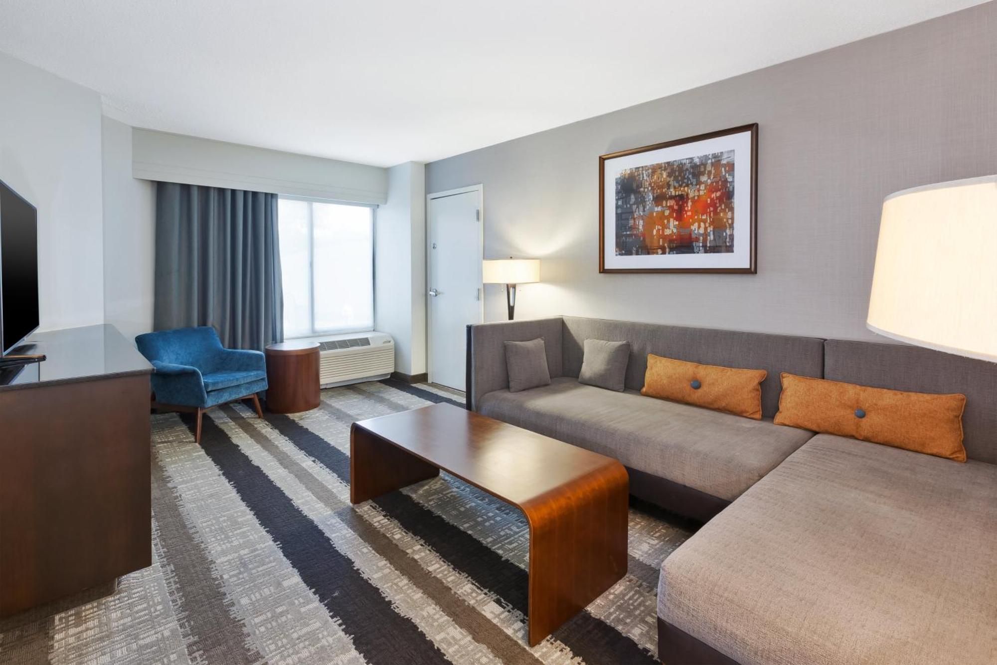 Crowne Plaza Dulles Airport By Ihg Hotel Herndon Exterior photo