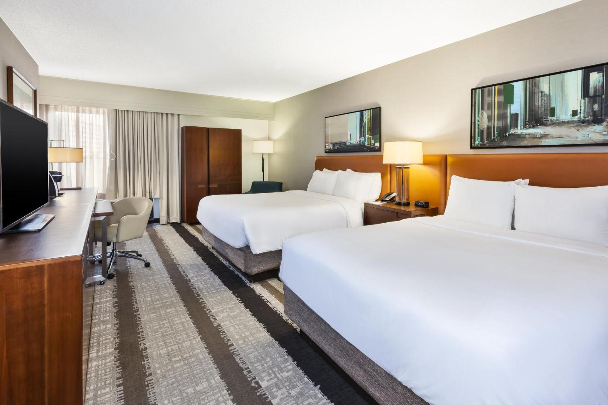 Crowne Plaza Dulles Airport By Ihg Hotel Herndon Exterior photo
