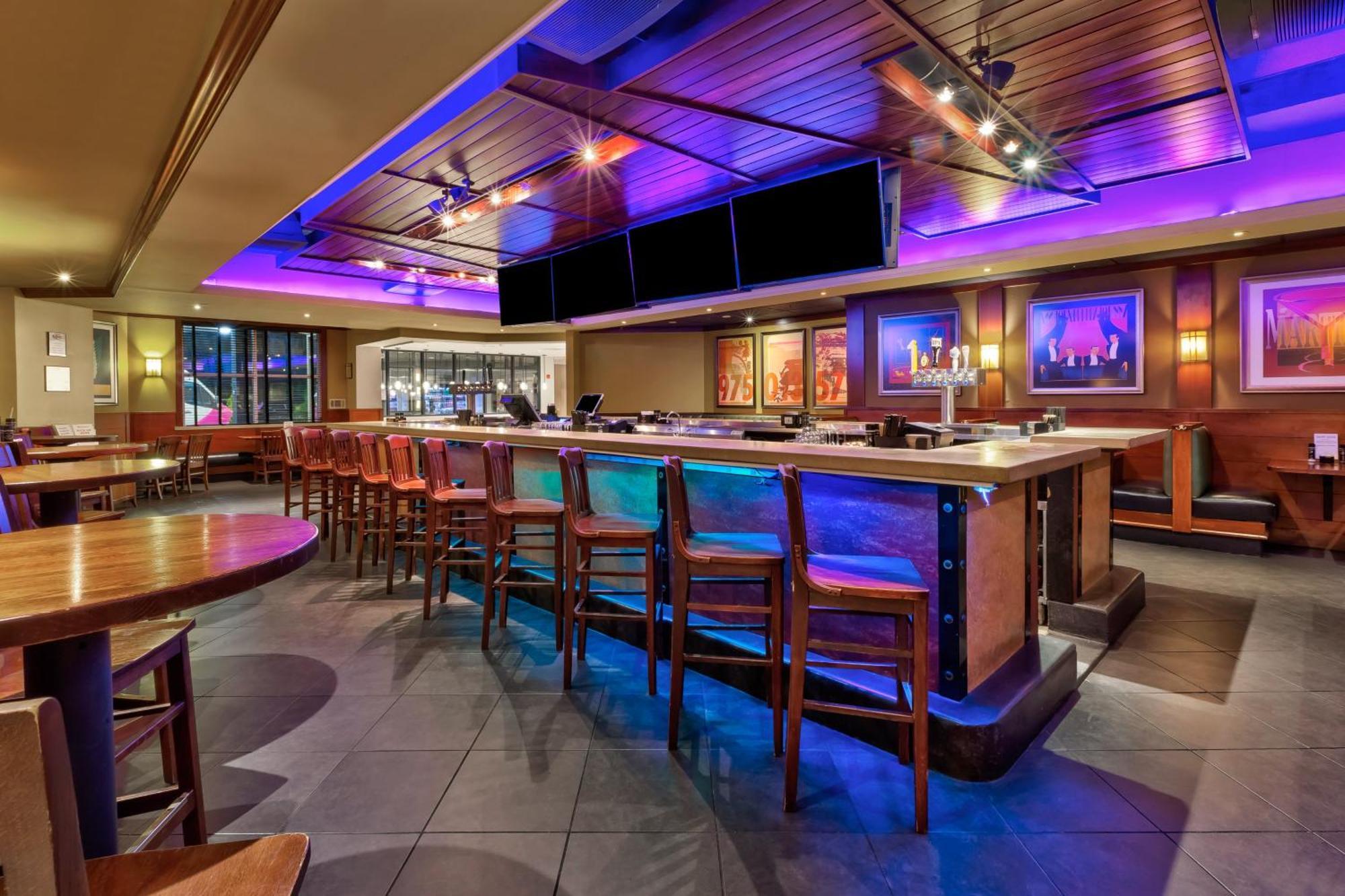 Crowne Plaza Dulles Airport By Ihg Hotel Herndon Exterior photo