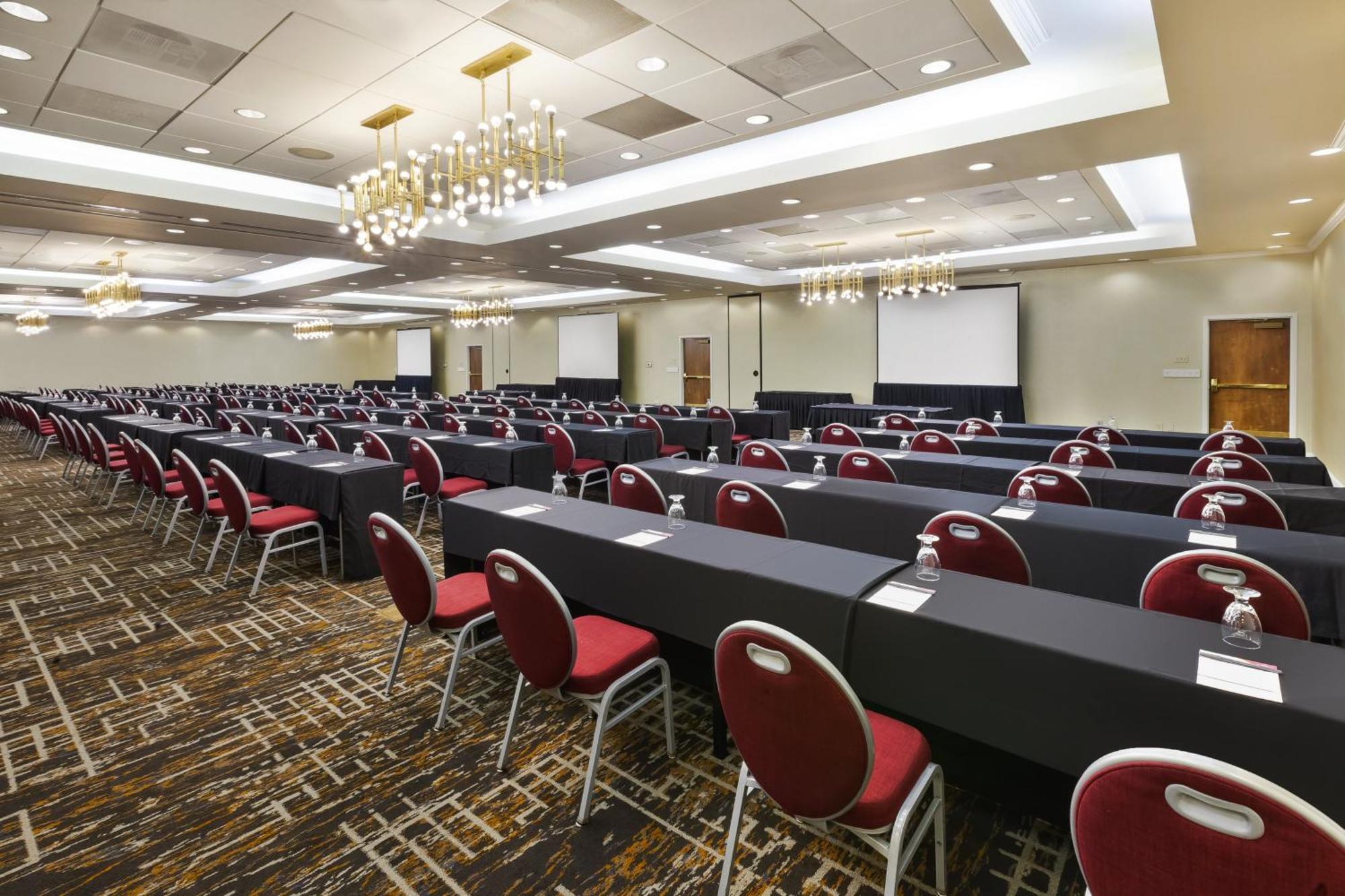 Crowne Plaza Dulles Airport By Ihg Hotel Herndon Exterior photo